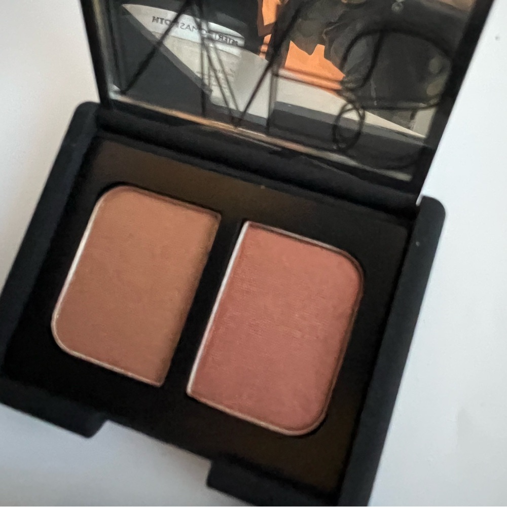 NARS eyeshadow duo ~ Surabaya ~ Full-size 0.14oz 4g Neutrals Brand New In Box - Picture 3 of 10